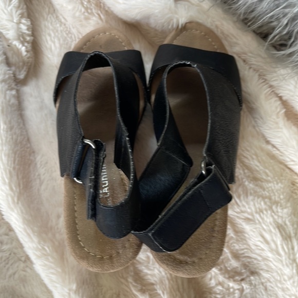 Black Wedges - Picture 4 of 4